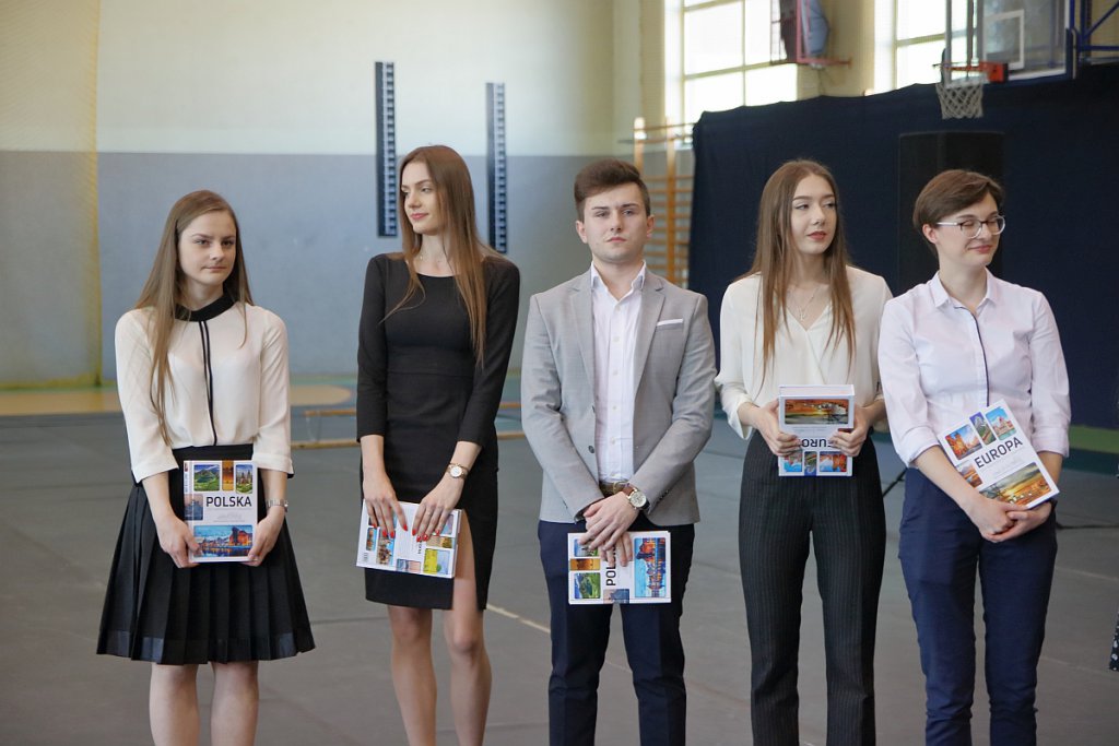 Zakończenie roku szkolnego maturzystów z III LO [30.04.2019] - zdjęcie #80 - eOstroleka.pl