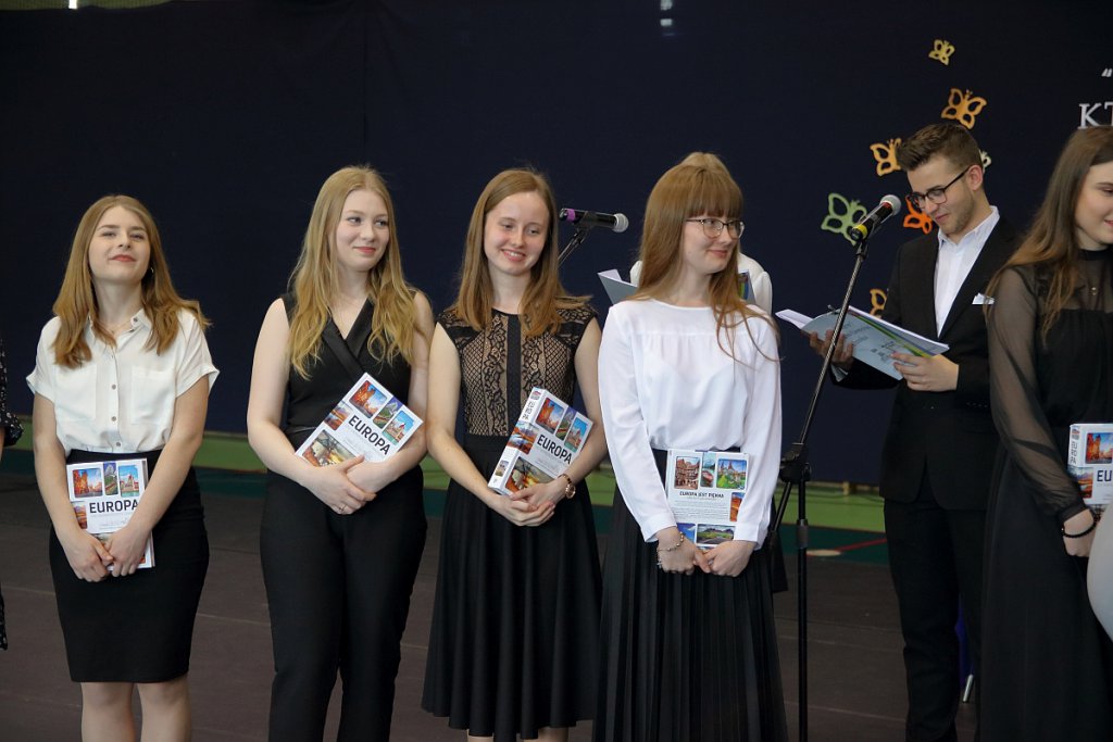 Zakończenie roku szkolnego maturzystów z III LO [30.04.2019] - zdjęcie #82 - eOstroleka.pl