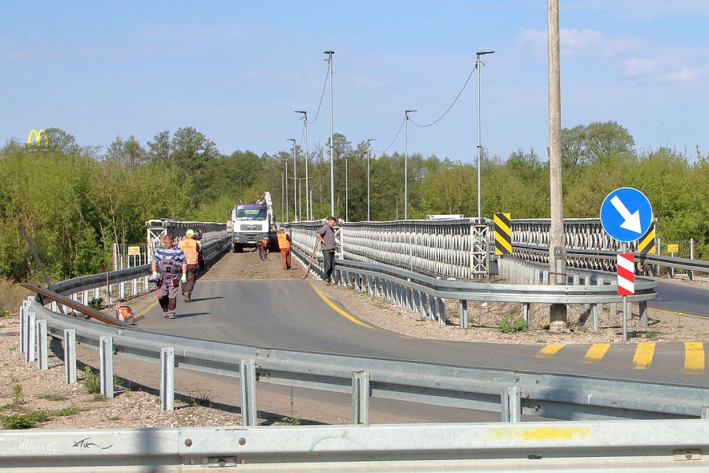 Uwaga kierowcy: Ruch wahadłowy na moście tymczasowym w Ostrołęce [01.05.2019] - zdjęcie #7 - eOstroleka.pl