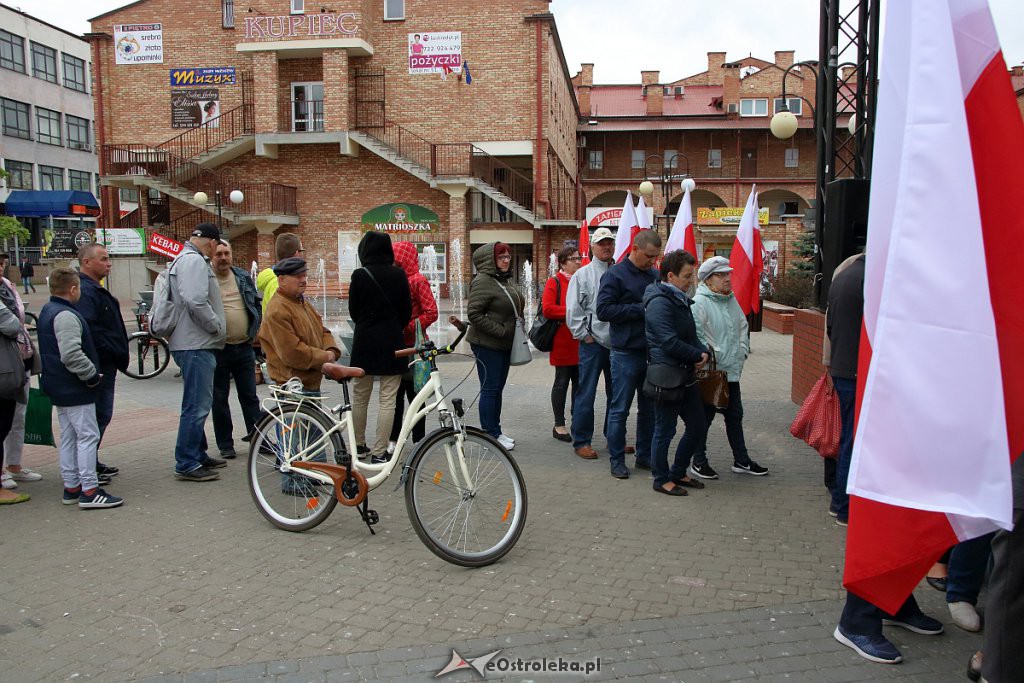 Biało-czerwona dla mieszkańców od samorządu [ZDJĘCIA] - zdjęcie #16 - eOstroleka.pl