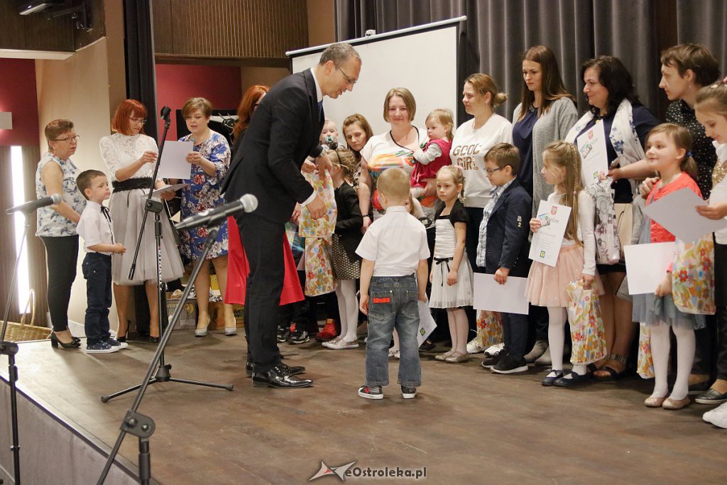 Przedszkolni poeci nagrodzeni po raz siódmy [07.05.2019] - zdjęcie #79 - eOstroleka.pl