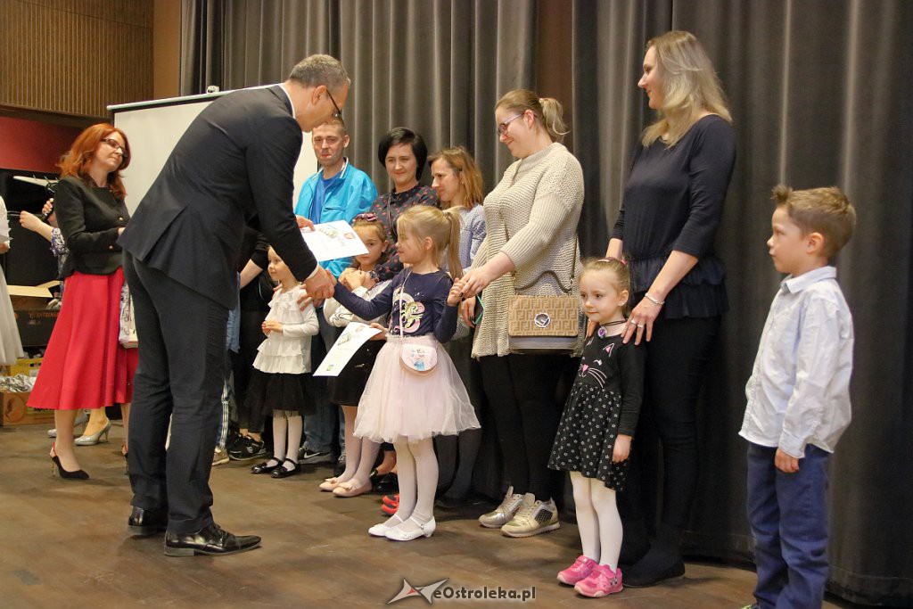Przedszkolni poeci nagrodzeni po raz siódmy [07.05.2019] - zdjęcie #23 - eOstroleka.pl