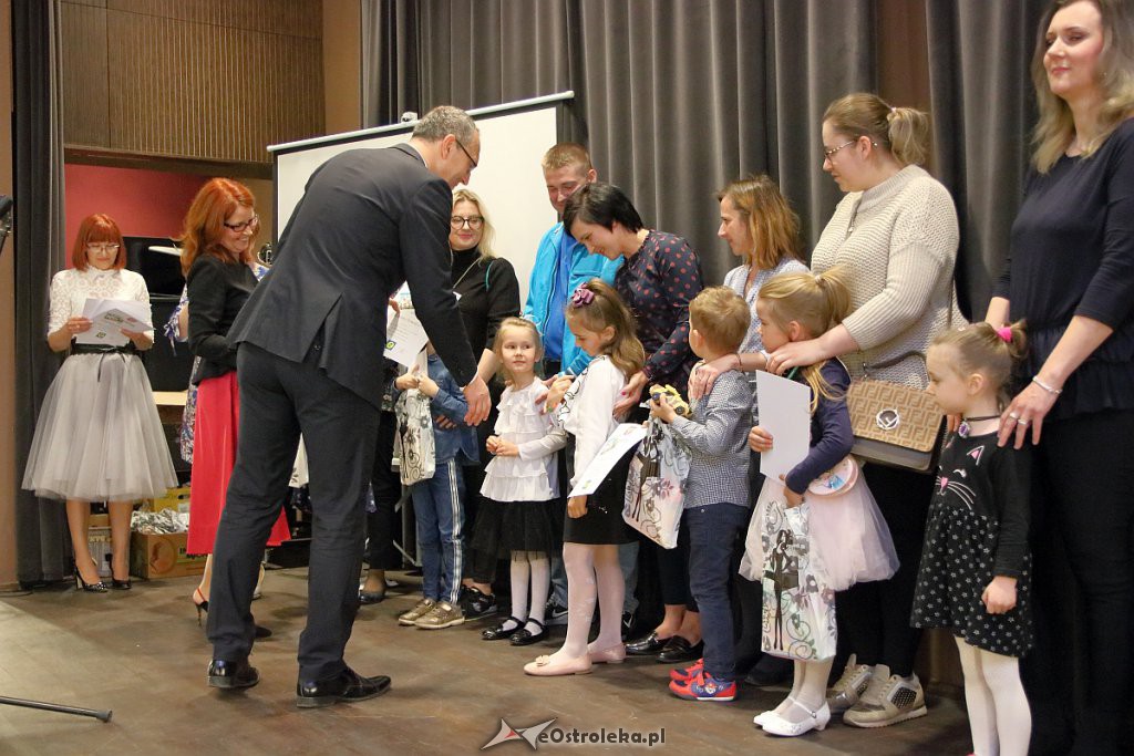 Przedszkolni poeci nagrodzeni po raz siódmy [07.05.2019] - zdjęcie #18 - eOstroleka.pl