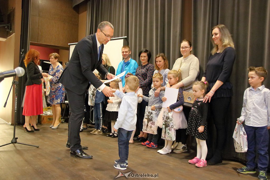 Przedszkolni poeci nagrodzeni po raz siódmy [07.05.2019] - zdjęcie #17 - eOstroleka.pl
