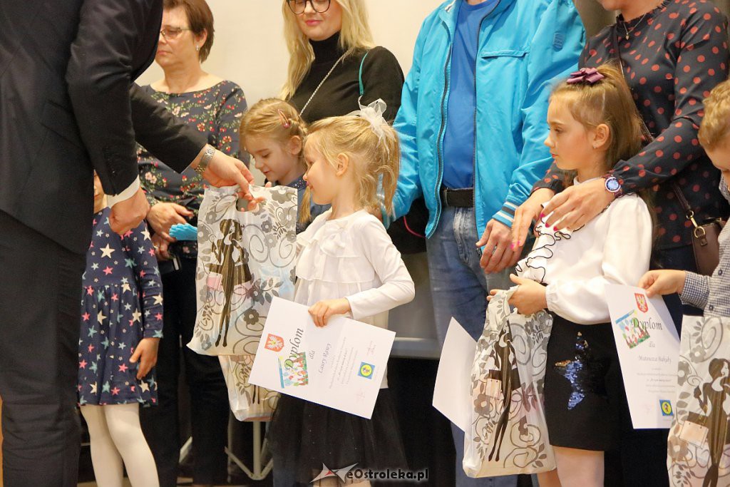 Przedszkolni poeci nagrodzeni po raz siódmy [07.05.2019] - zdjęcie #15 - eOstroleka.pl