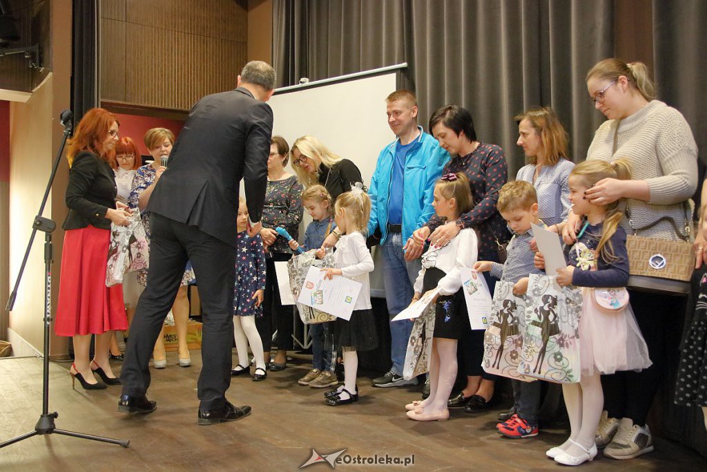 Przedszkolni poeci nagrodzeni po raz siódmy [07.05.2019] - zdjęcie #14 - eOstroleka.pl