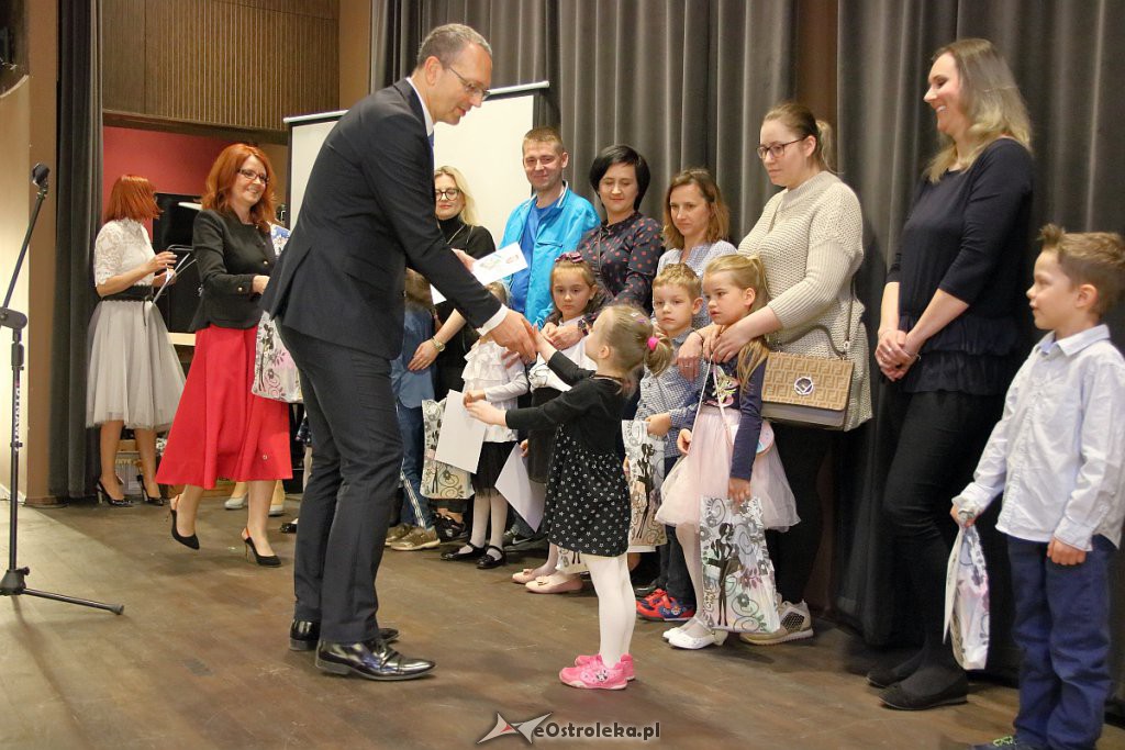 Przedszkolni poeci nagrodzeni po raz siódmy [07.05.2019] - zdjęcie #94 - eOstroleka.pl