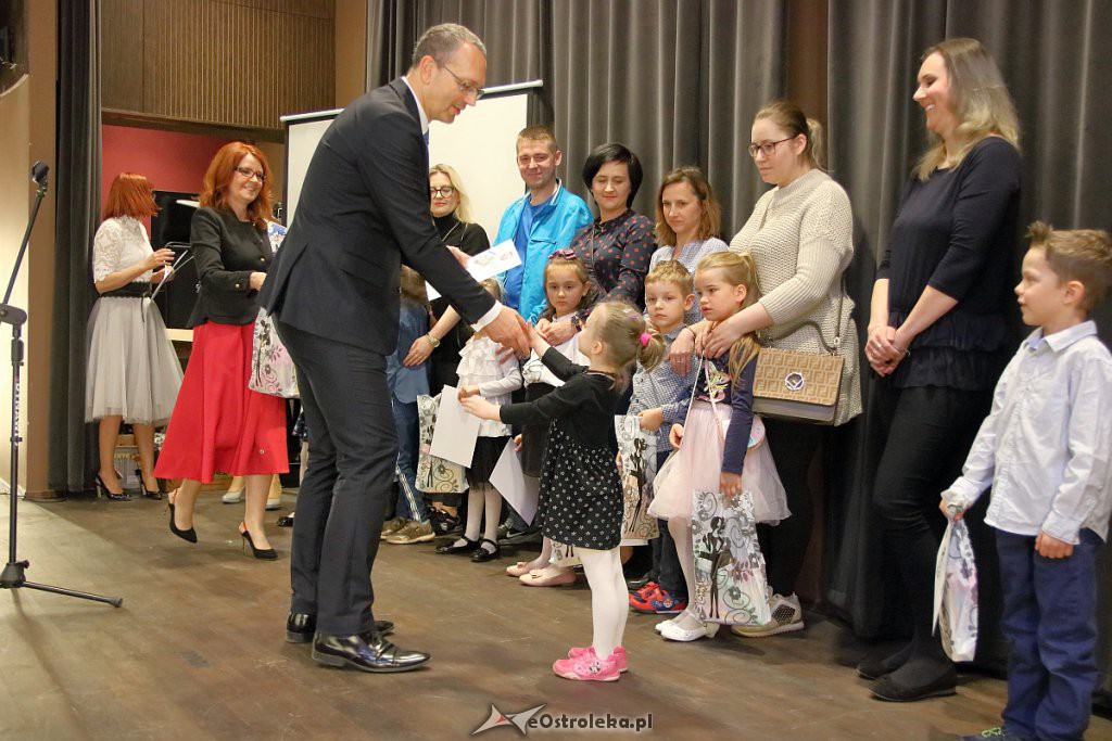 Przedszkolni poeci nagrodzeni po raz siódmy [07.05.2019] - zdjęcie #12 - eOstroleka.pl