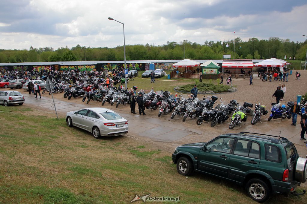 Rozpoczęcie sezonu motocyklowego i parada ulicami miasta [11.05.2019] - zdjęcie #1 - eOstroleka.pl