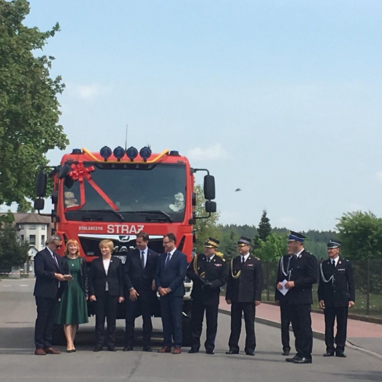 Strażacy ochotnicy z Troszyna dostali nowy wóz ratowniczo-gaśniczy [15.05.2019] - zdjęcie #25 - eOstroleka.pl