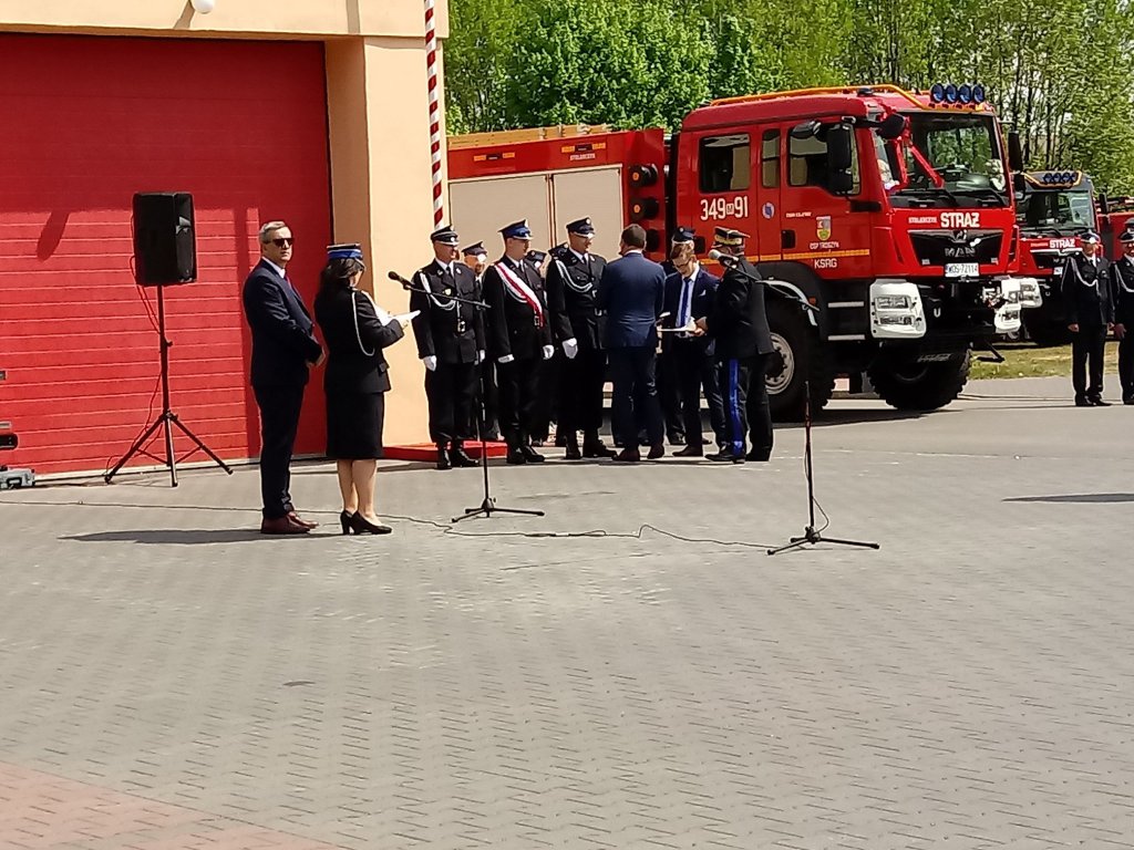 Strażacy ochotnicy z Troszyna dostali nowy wóz ratowniczo-gaśniczy [15.05.2019] - zdjęcie #36 - eOstroleka.pl
