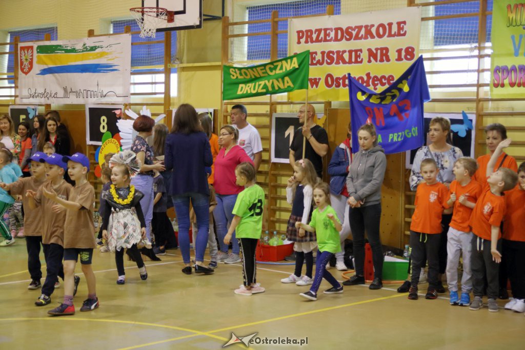 Przedszkolna spartakiada w „osiemnastce” [WIDEO, ZDJĘCIA] - zdjęcie #15 - eOstroleka.pl