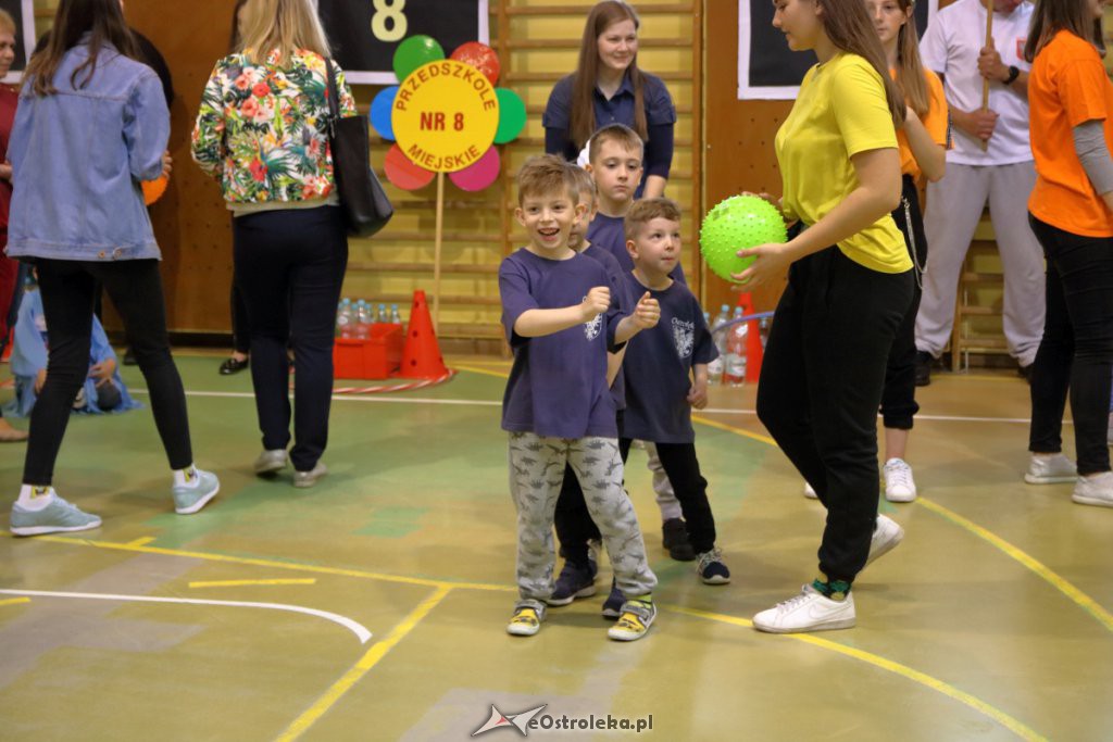 Przedszkolna spartakiada w „osiemnastce” [WIDEO, ZDJĘCIA] - zdjęcie #22 - eOstroleka.pl