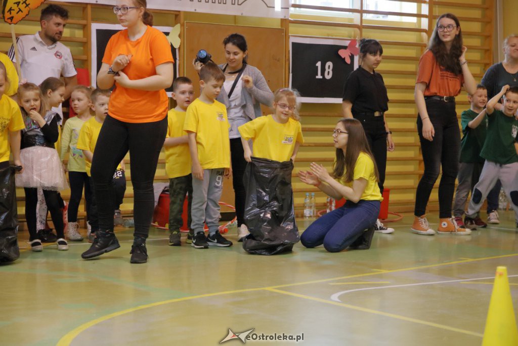 Przedszkolna spartakiada w „osiemnastce” [WIDEO, ZDJĘCIA] - zdjęcie #8 - eOstroleka.pl