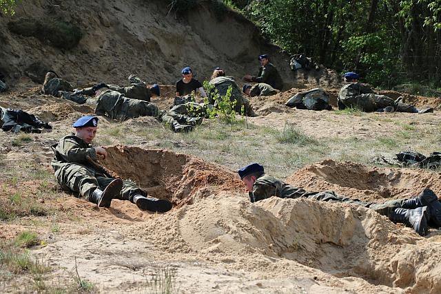 Obóz szkoleniowy dla uczniów o profilu wojskowym w ZSZ Nr 2 [5-10.05.2019] - zdjęcie #7 - eOstroleka.pl