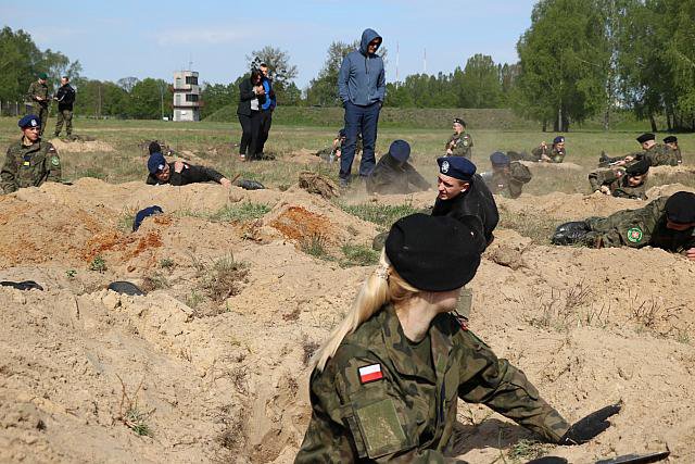 Obóz szkoleniowy dla uczniów o profilu wojskowym w ZSZ Nr 2 [5-10.05.2019] - zdjęcie #16 - eOstroleka.pl