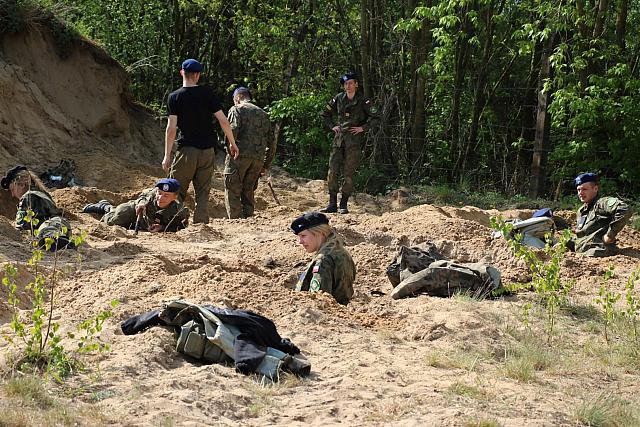 Obóz szkoleniowy dla uczniów o profilu wojskowym w ZSZ Nr 2 [5-10.05.2019] - zdjęcie #18 - eOstroleka.pl
