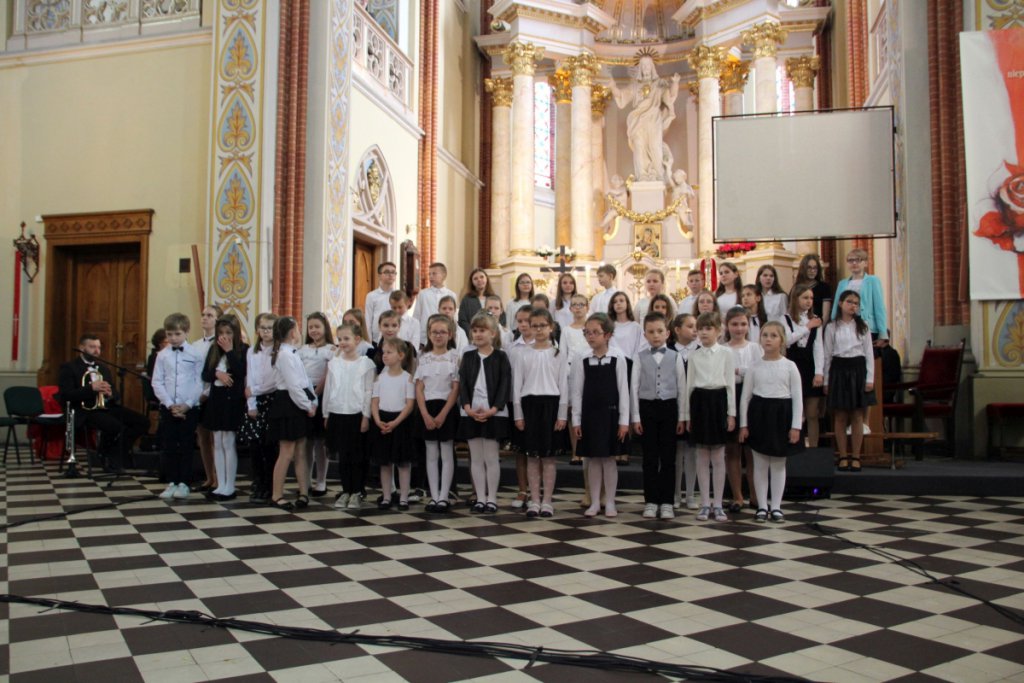 Koncert dziękczynny za pontyfikat św. Jana Pawła II [ZDJĘCIA] - zdjęcie #5 - eOstroleka.pl