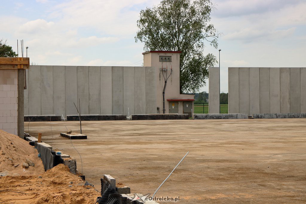 Więźniowie z ZK w Przytułach będą mieli pracę. Wmurowano akt erekcyjny pod budowę hali [WIDEO, ZDJĘCIA] - zdjęcie #37 - eOstroleka.pl