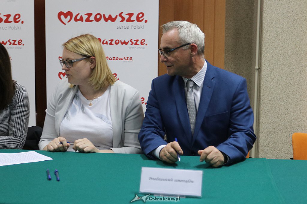 Podpisanie umów na dofinansowania dla gmin [22.5.2019] - zdjęcie #7 - eOstroleka.pl