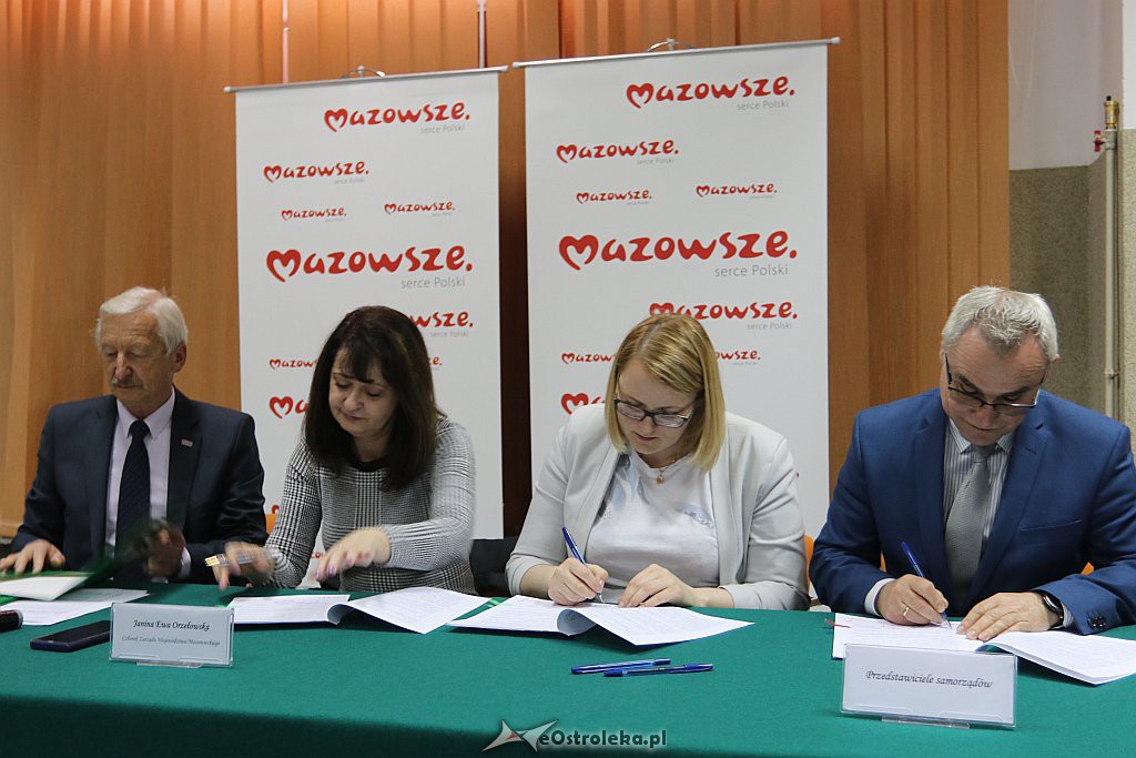 Podpisanie umów na dofinansowania dla gmin [22.5.2019] - zdjęcie #9 - eOstroleka.pl