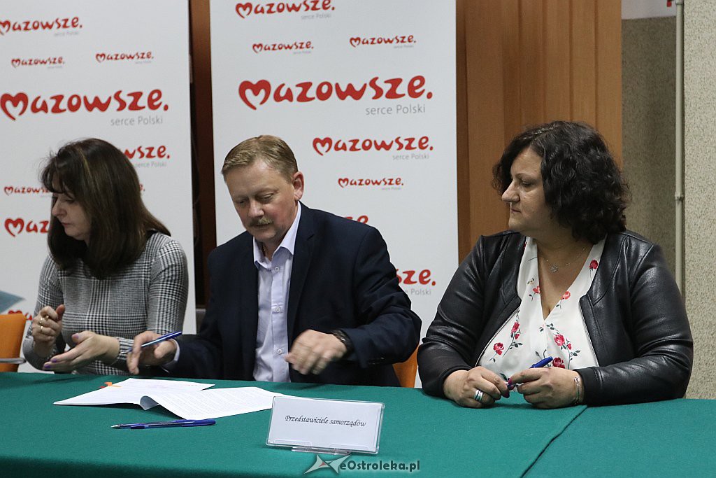 Podpisanie umów na dofinansowania dla gmin [22.5.2019] - zdjęcie #25 - eOstroleka.pl