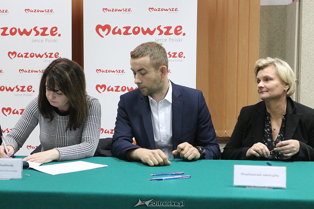 Podpisanie umów na dofinansowania dla gmin [22.5.2019] - zdjęcie #28 - eOstroleka.pl