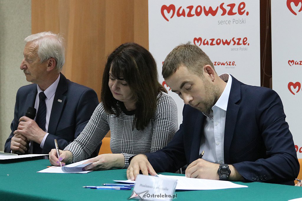 Podpisanie umów na dofinansowania dla gmin [22.5.2019] - zdjęcie #29 - eOstroleka.pl
