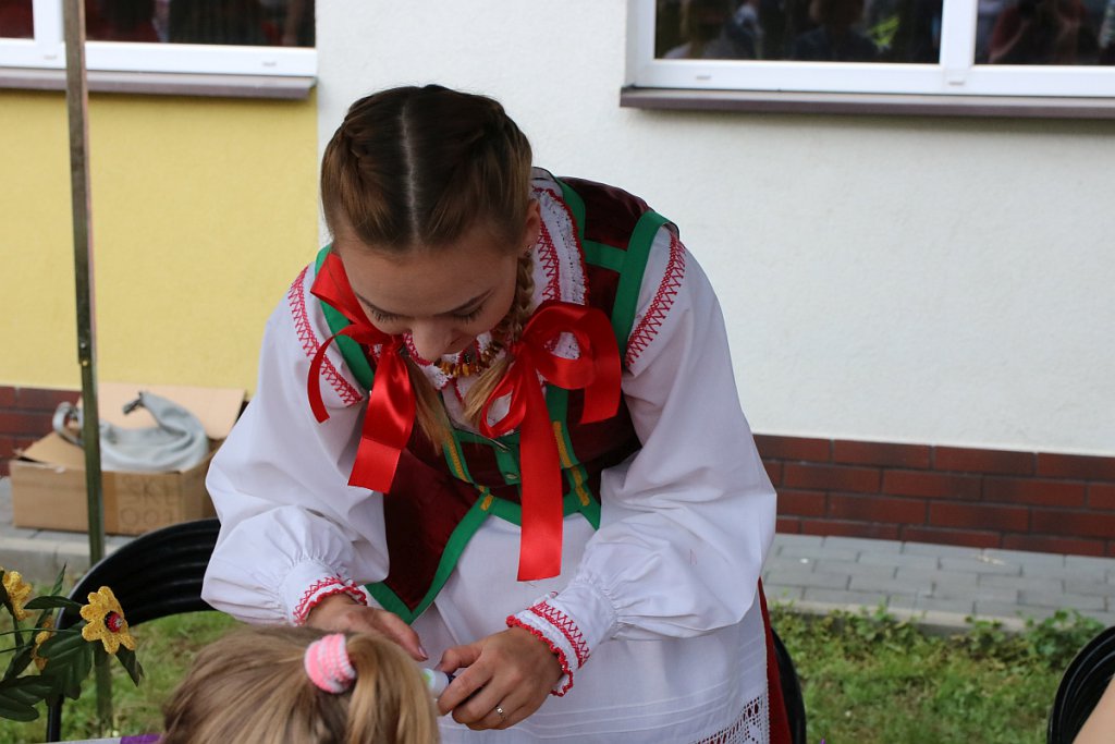 Festyn „Z Dziesiątką po zdrowie” [ZDJĘCIA] - zdjęcie #5 - eOstroleka.pl