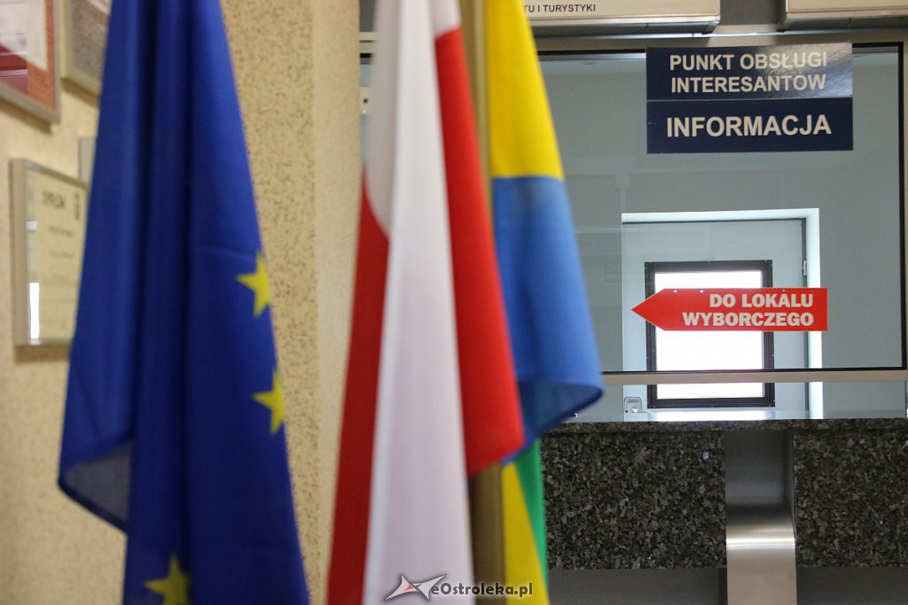 Ostrołęka wybiera eurodeputowanych [ZDJĘCIA] - zdjęcie #20 - eOstroleka.pl