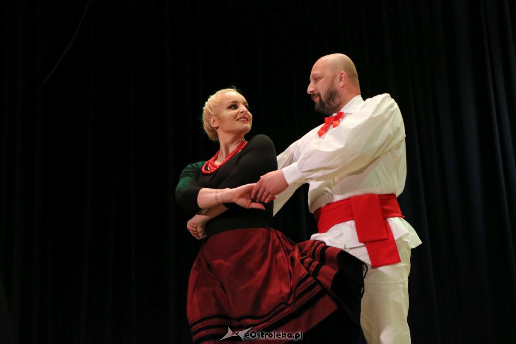 Zespół Pieśni i Tańca Kurpie na Dzień Mamy [WIDEO, ZDJĘCIA] - zdjęcie #62 - eOstroleka.pl