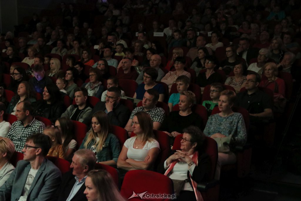 Zespół Pieśni i Tańca Kurpie na Dzień Mamy [WIDEO, ZDJĘCIA] - zdjęcie #55 - eOstroleka.pl