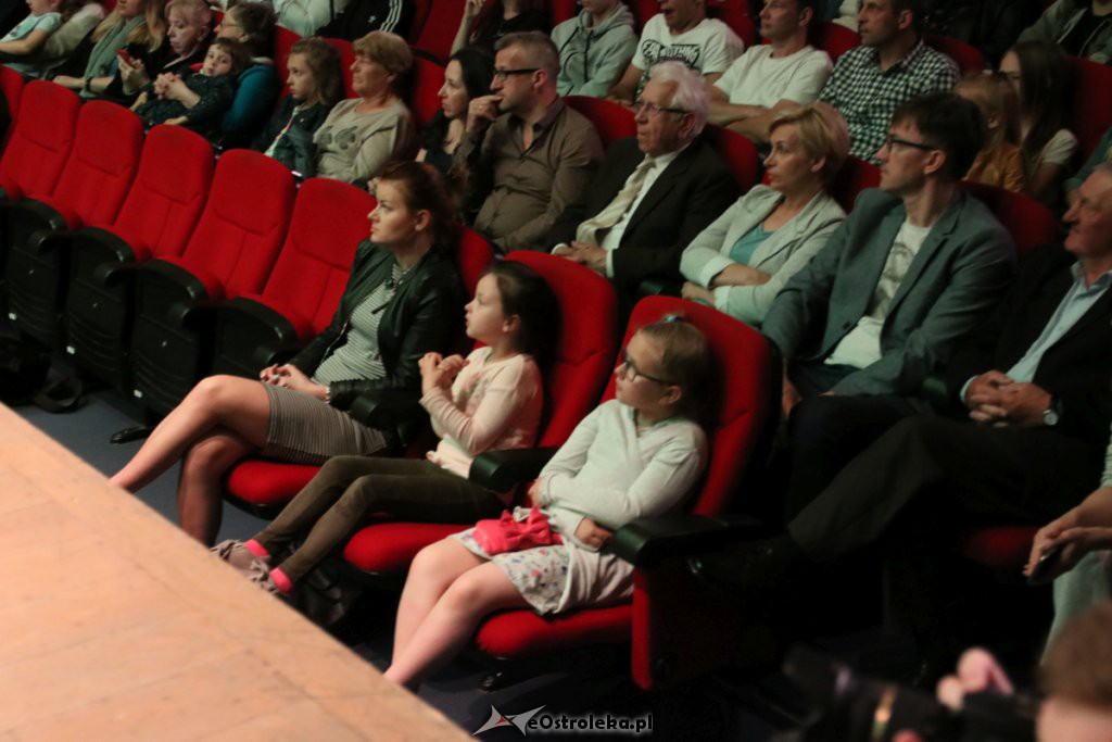 Zespół Pieśni i Tańca Kurpie na Dzień Mamy [WIDEO, ZDJĘCIA] - zdjęcie #54 - eOstroleka.pl