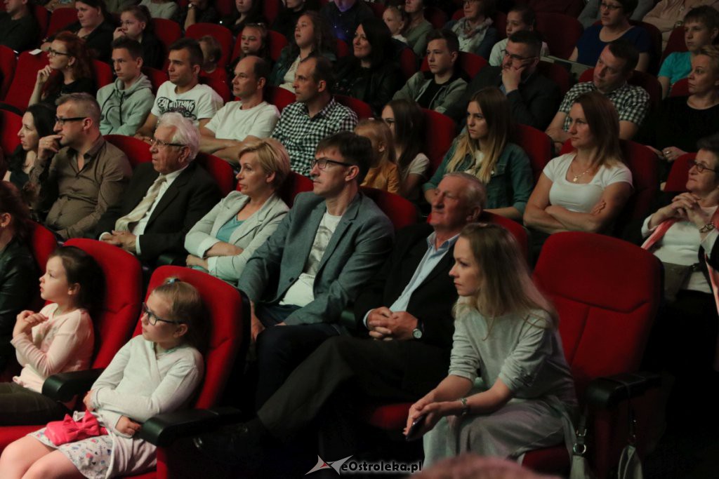 Zespół Pieśni i Tańca Kurpie na Dzień Mamy [WIDEO, ZDJĘCIA] - zdjęcie #53 - eOstroleka.pl