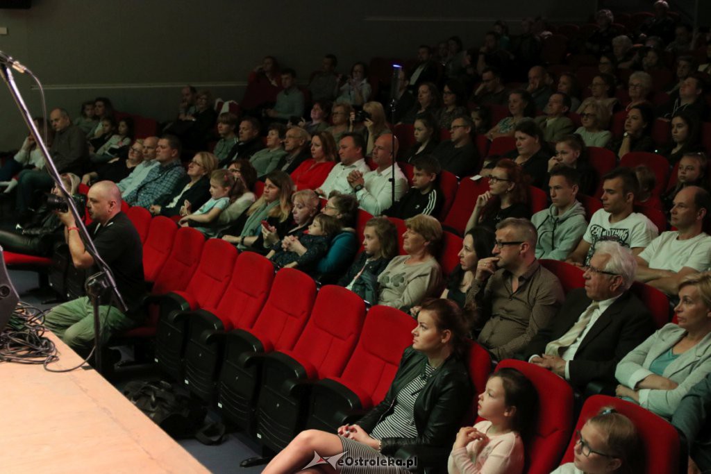 Zespół Pieśni i Tańca Kurpie na Dzień Mamy [WIDEO, ZDJĘCIA] - zdjęcie #52 - eOstroleka.pl