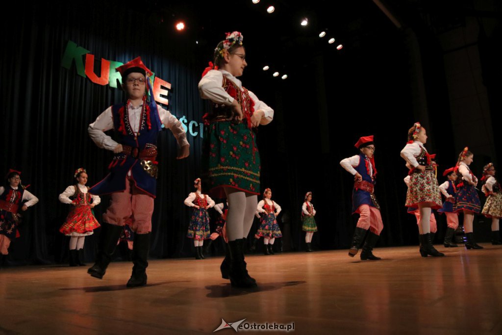 Zespół Pieśni i Tańca Kurpie na Dzień Mamy [WIDEO, ZDJĘCIA] - zdjęcie #38 - eOstroleka.pl