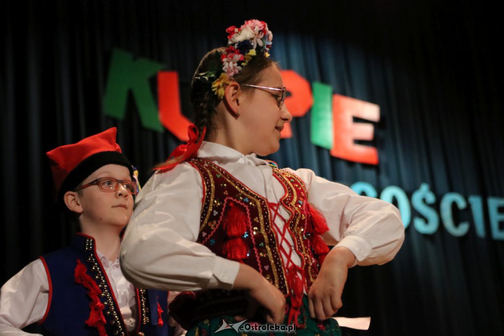 Zespół Pieśni i Tańca Kurpie na Dzień Mamy [WIDEO, ZDJĘCIA] - zdjęcie #37 - eOstroleka.pl
