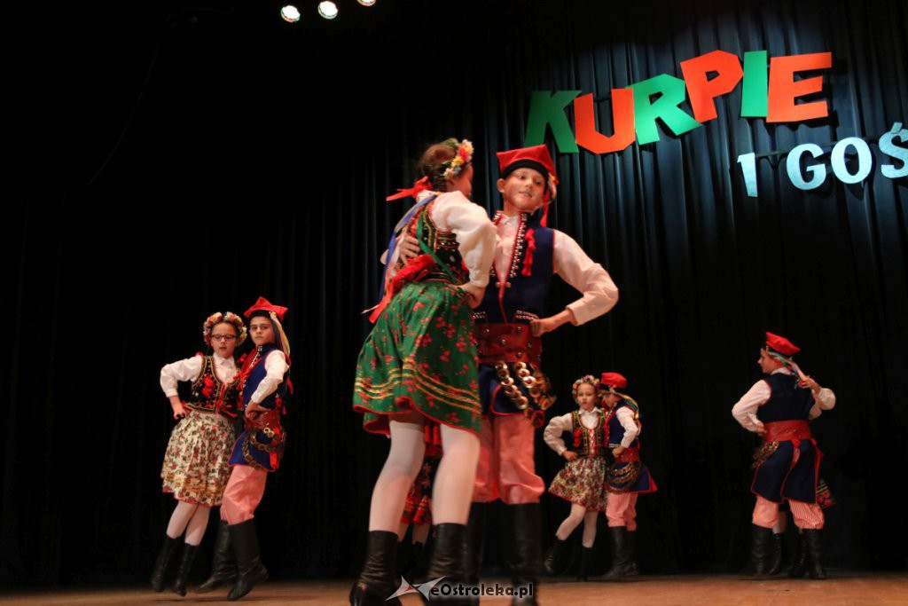 Zespół Pieśni i Tańca Kurpie na Dzień Mamy [WIDEO, ZDJĘCIA] - zdjęcie #24 - eOstroleka.pl