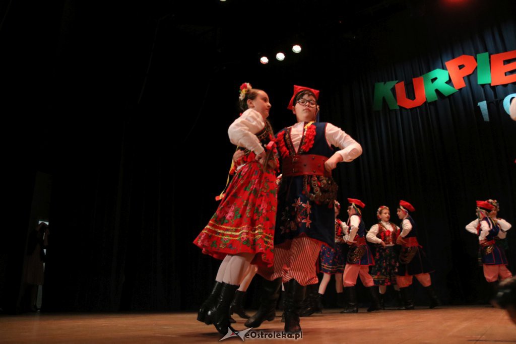 Zespół Pieśni i Tańca Kurpie na Dzień Mamy [WIDEO, ZDJĘCIA] - zdjęcie #22 - eOstroleka.pl