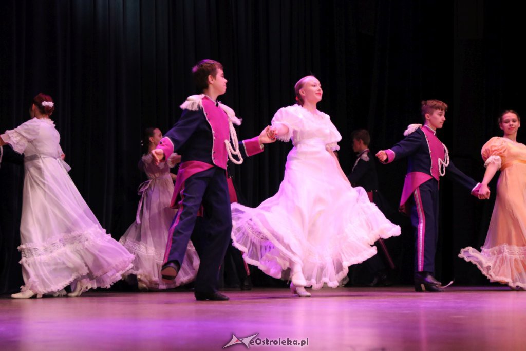 Zespół Pieśni i Tańca Kurpie na Dzień Mamy [WIDEO, ZDJĘCIA] - zdjęcie #16 - eOstroleka.pl