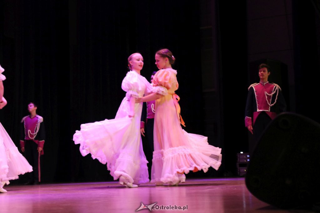Zespół Pieśni i Tańca Kurpie na Dzień Mamy [WIDEO, ZDJĘCIA] - zdjęcie #13 - eOstroleka.pl