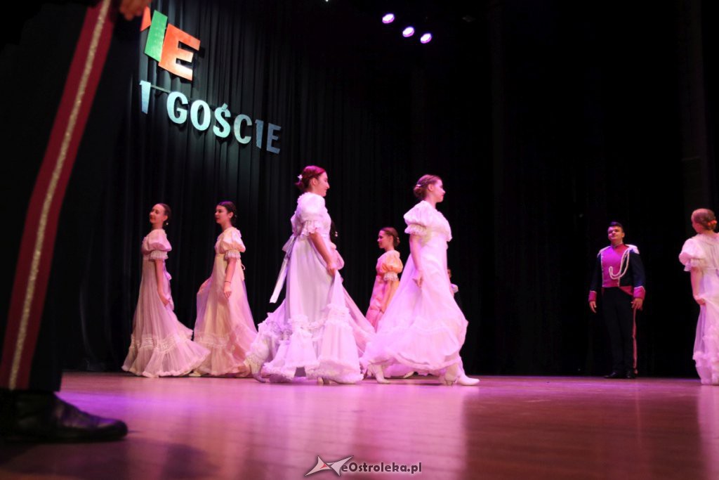 Zespół Pieśni i Tańca Kurpie na Dzień Mamy [WIDEO, ZDJĘCIA] - zdjęcie #12 - eOstroleka.pl