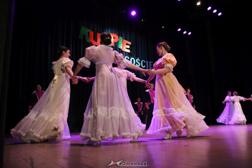 Zespół Pieśni i Tańca Kurpie na Dzień Mamy [WIDEO, ZDJĘCIA] - zdjęcie #11 - eOstroleka.pl