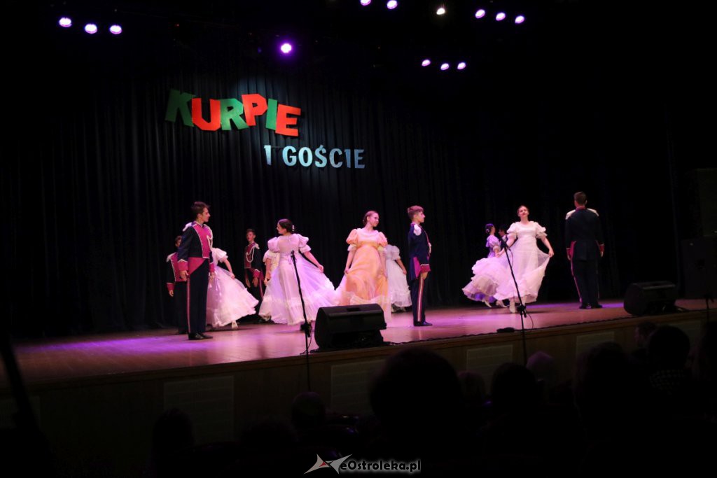 Zespół Pieśni i Tańca Kurpie na Dzień Mamy [WIDEO, ZDJĘCIA] - zdjęcie #1 - eOstroleka.pl