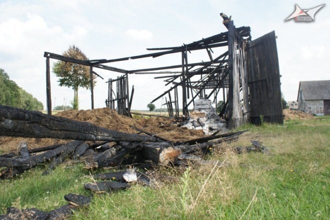 Pożar w Lipiance (08.08.2010) - zdjęcie #21 - eOstroleka.pl