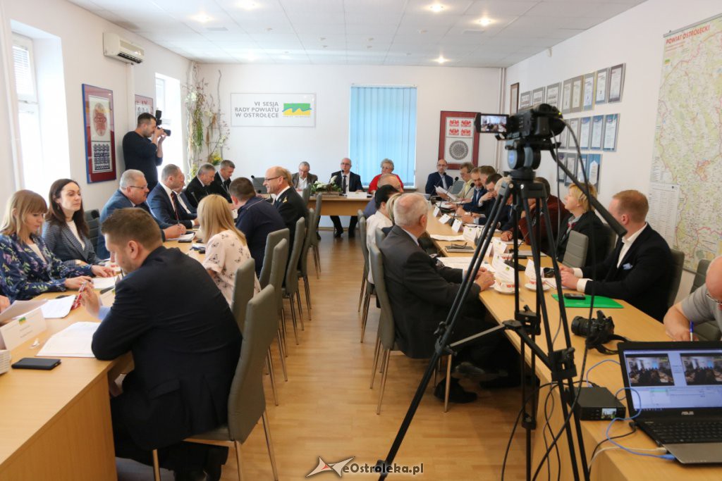VI sesja Rady Powiatu w Ostrołęce [31.05.2019] - zdjęcie #2 - eOstroleka.pl