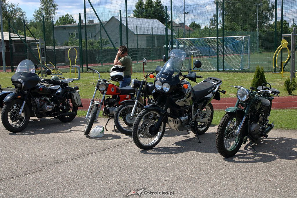 Rzekuński Zlot Miłośników Starej Motoryzacji [ZDJĘCIA] - zdjęcie #36 - eOstroleka.pl