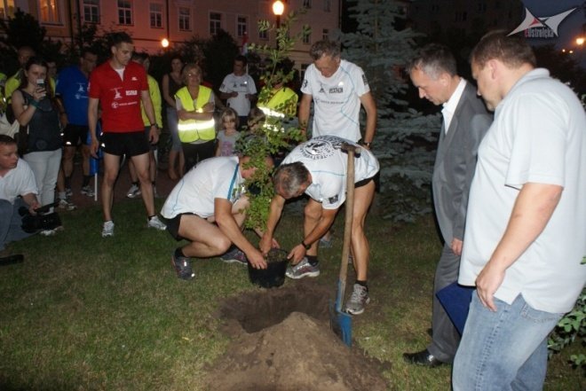 Rowerzyści z Węgier w Ostrołęce (09/08/2010) - zdjęcie #8 - eOstroleka.pl