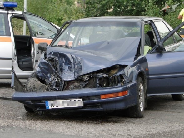 Wypadek na Granicznej (10.08.2010) - zdjęcie #13 - eOstroleka.pl