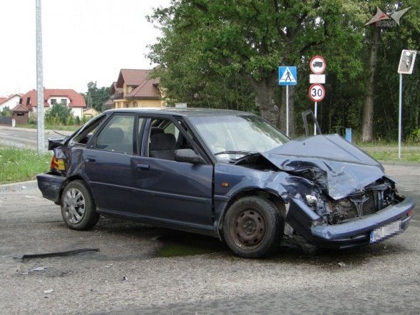 Wypadek na Granicznej (10.08.2010) - zdjęcie #11 - eOstroleka.pl